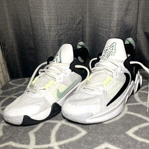 NIKE Gianni immortality 2 VOLT EUR size 38.5